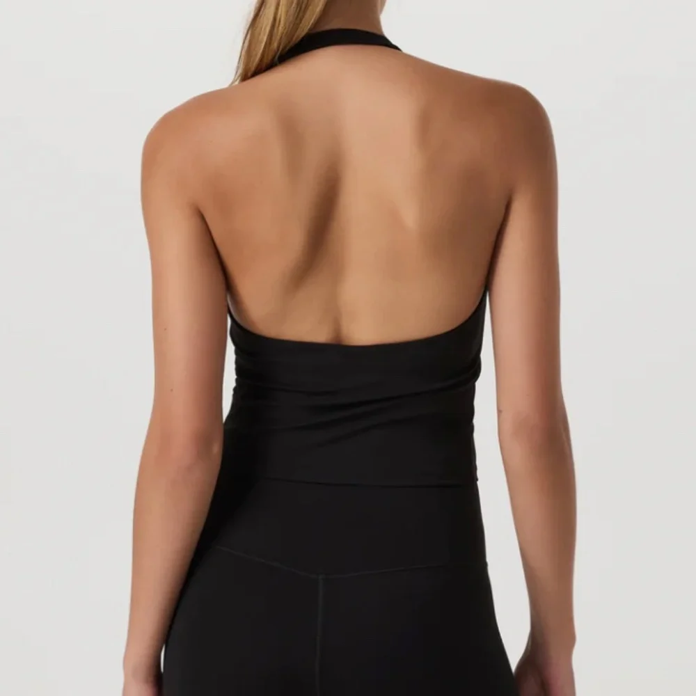 Vuori AllTheFeels Halter (Black, S) - Picture 2 of 3
